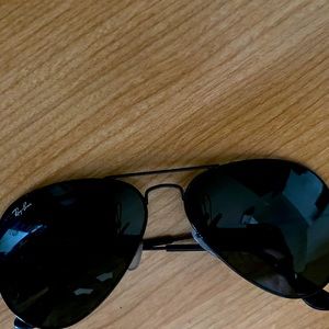 Black Ray Ban Aviators
